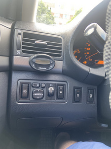 Toyota Avensis D-4D 2008 (5 foto / 9)