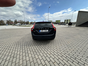 Volvo V60 D3/D4 2011 (5 фото из 9)