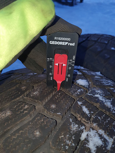 Continental IceContact 2 205/55 r16 (5 фото из 5)