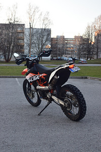 KTM 690 Enduro R 2012 (1 foto / 7)