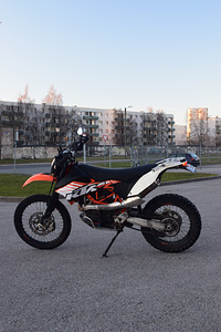 KTM 690 Enduro R 2012 (3 foto / 7)
