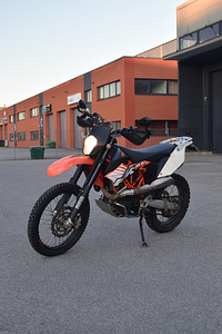KTM 690 Enduro R 2012 (5 foto / 7)