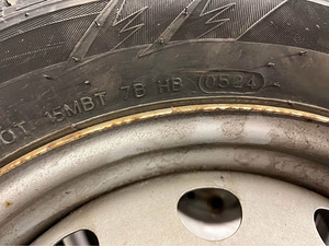 185/60/15 Hankook alla 1000km sõitnud naastrehvid ja veljed (2 foto / 4)