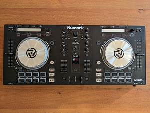 Микстрек Pro 3 - Numark (1 фото из 3)