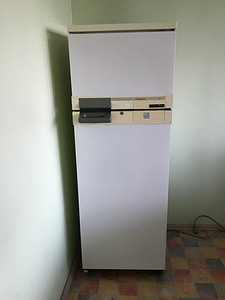 Холодильник Philips/Whirlpool (1 фото из 5)