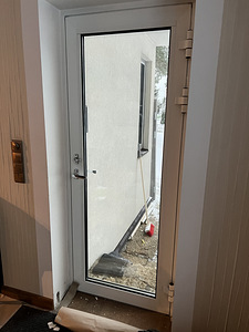 Müüa sõrmejäljelugejaga välisuks (1 foto / 3)