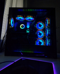 ICUE 5000X RGB, RTX 4080, i7-12700KF, 32GB RAM (1 foto / 7)