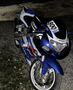 Vahetan ära Suzuki gsrx 600 mk2 (1 foto / 3)