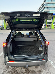 Toyota Rav4 LuxuryPlus (8 foto / 11)