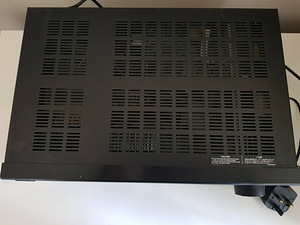 Onkyo TX-SR608 7.2-Channel Home Theater Receiver (6 foto / 8)