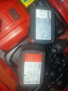 HILTI lööktrell + akulaadija + 2 akut + kohver! (4 foto / 7)