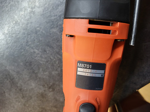 Makita m8701 (2 foto / 4)