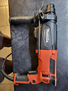 Makita m8701 (4 foto / 4)