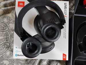 JBL LIVE 400 (3 фото из 3)