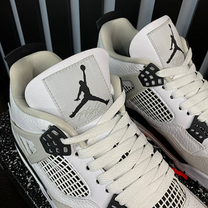 NIKE AIR JORDAN 4 (2 foto / 3)