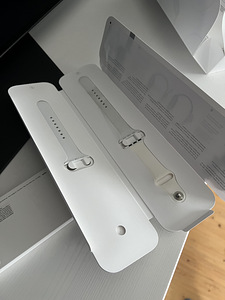 Apple Watch 4, 44mm, hõbedane (2 foto / 4)