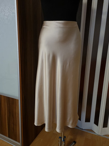 Müüa orignaalne Massimo Dutti satinseelik (asukoht Tallinn) (4 foto / 10)