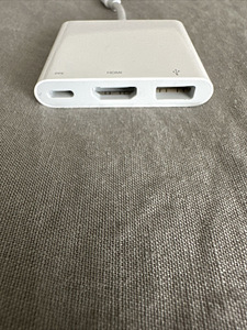 Apple USB-C Digital AV Multiport Adapter A1621 EMC 2877 (2 foto / 2)