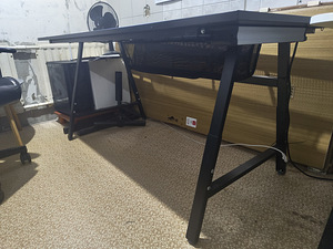 Uus laud UTESPELARE IKEA (2 foto / 2)