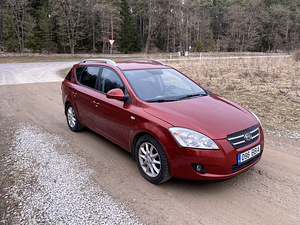 KIA Ceed SW 2008, 1.6 bensiin, automaat, 227 300 km ÜV 05/27 (1 foto / 14)