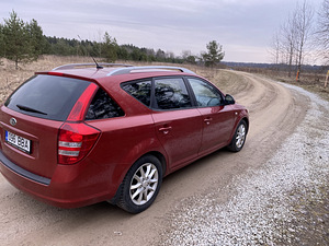 KIA Ceed SW 2008, 1.6 bensiin, automaat, 227 300 km ÜV 05/27 (4 foto / 14)