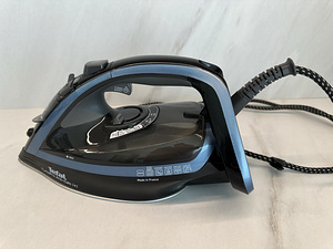 Паровой утюг Tefal (1 фото из 3)
