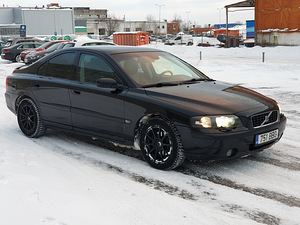 Volvo s60 120kw D5 (3 foto / 8)