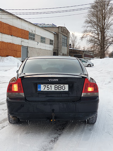 Volvo s60 120kw D5 (5 foto / 8)