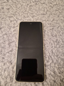 Samsung Galaxy Flip 6 (6 foto / 7)