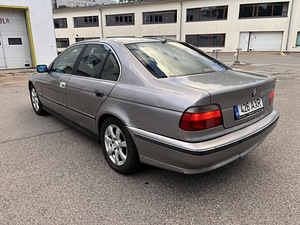 BMW 525TDS (3 фото из 12)