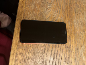 iPhone XR 64 gb (3 foto / 3)