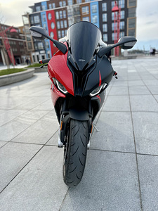 BMW S1000RR (1 фото из 10)