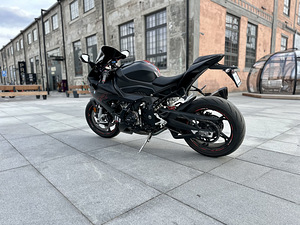 BMW S1000RR (7 фото из 10)