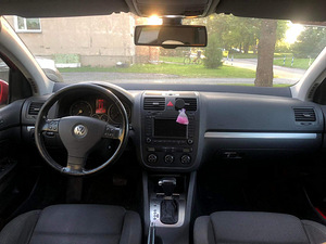 VW Golf 2004 (2 фото из 4)