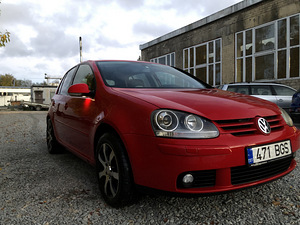 VW Golf 2004 (3 фото из 4)