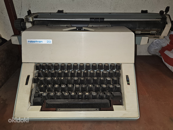 Пишущая машинка Robotron 20 (фото #1)