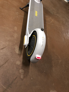Segway Ninebot, tõukeratas, läbisõit 11 km (9 foto / 9)