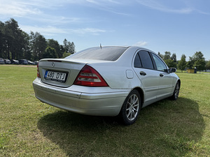 MERCEDES-BENZ C 200 CDI (7 foto / 9)