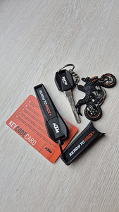 Продается мотоцикл 2021 KTM DUKE 890R (3 фото из 9)