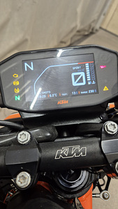 Продается мотоцикл 2021 KTM DUKE 890R (5 фото из 9)