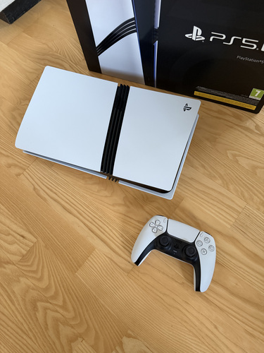 Продаётся малоиспользованная Playstation 5 Pro