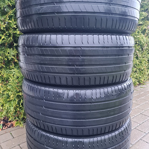 Michelin Latitute Sport 3 (235/50/R19) (2 foto / 5)