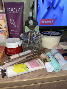 Versace, Victorias Secret ja erinev kosmeetika (2 foto / 3)