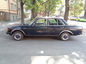 Мерседес-Бенц 300D W123 (2 фото из 11)