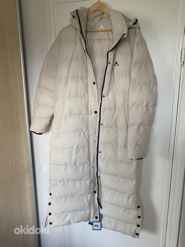 Продам новую зимнюю длинную белую куртку размера М. (фото #1)