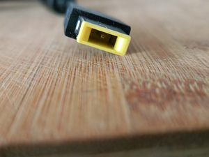 Lenovo sülearvuti laadija / adapter 65W (Square Tip) (3 foto / 3)