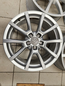 18" Audi originaalveljed 5x112 (keskava 66,6) (4 foto / 10)