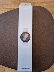 Samsung Galaxy Watch6 LTE 44mm (1 foto / 8)