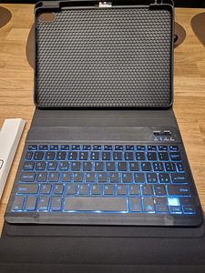 iPad Air ümbris (must, 28 cm) + bluetooth klaviatuur (5 foto / 7)