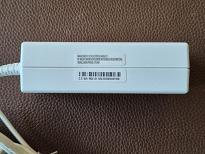 Адаптер (12V, 3,33A) Delta electronics (5 фото из 7)